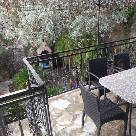 Holiday Home Stone House Perast Esterno foto