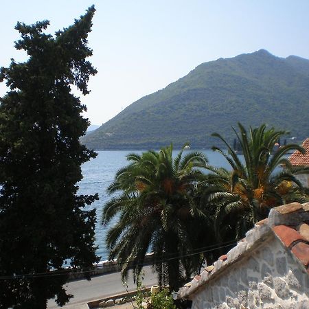 Holiday Home Stone House Perast Esterno foto