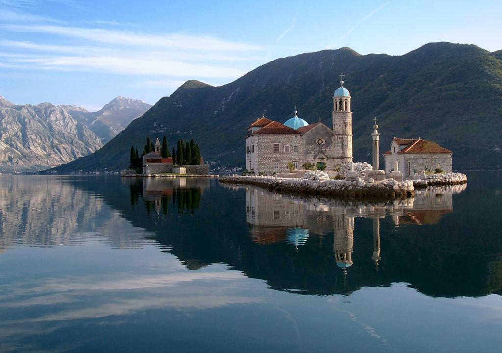 Holiday Home Stone House Perast Esterno foto